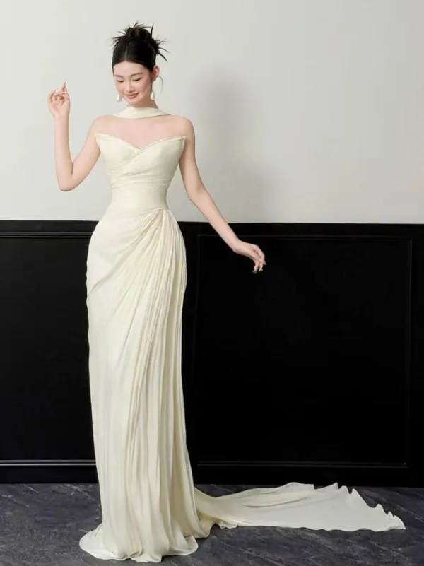 Light Ivory Split Front Trumpet / Mermaid Wedding Dresses 2026 Strapless Sleeveless Backless Sweep Train