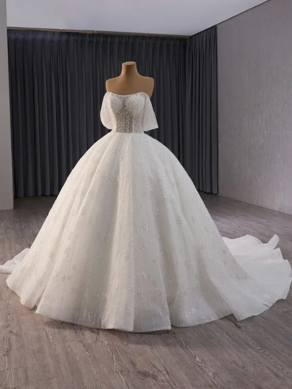 Luxus / Herrlich Weiß Handgefertigt Perlenstickerei Perle Pailletten Ballkleid Brautkleider / Hochzeitskleider 2024 Bandeau Ärmellos Rückenfreies Kapelle-Schleppe Hochzeit