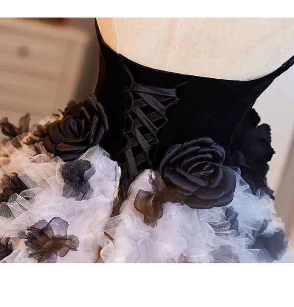 Fashion Black Appliques Pleated Prom Dresses 2024 Ball Gown Strapless Sleeveless Backless Sweep Train Prom Formal Dresses