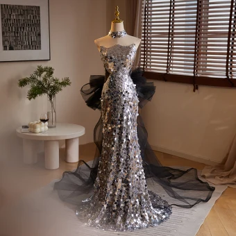 Charming Sparkly Silver Sequins Evening Dresses 2024 Trumpet Mermaid Strapless Sleeveless Backless Bow Sweep Train Evening Party Formal Dresses