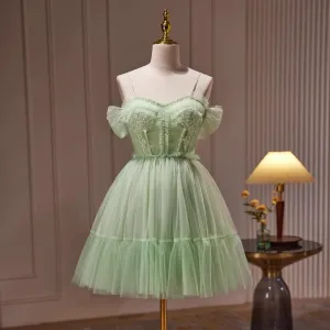Charmant Vert Cendré Courte Robe De Fête 2023 Bretelles Spaghetti Sans Manches Dos Nu Noeud Soirée Cocktail Robe De Ceremonie