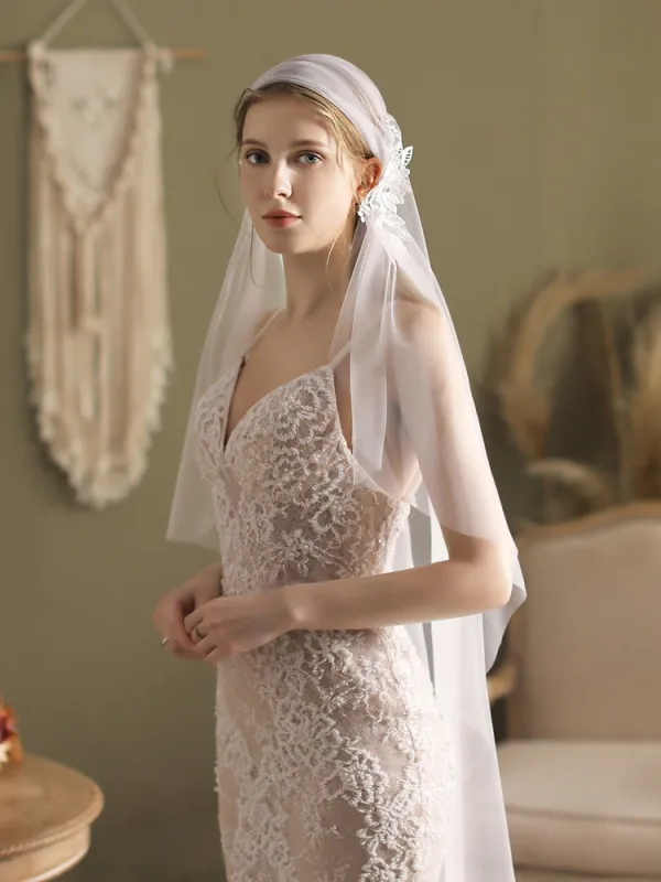 Vintage / Retro White Lace Flower 1 m Wedding Veils 2025 Tulle