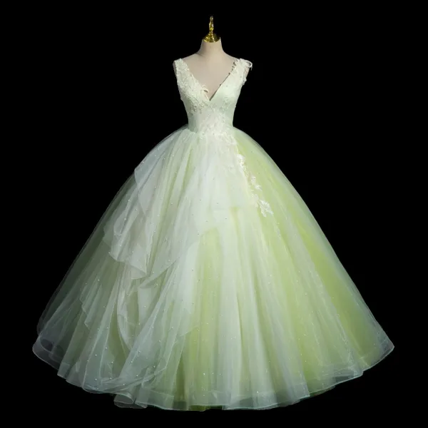 Élégant Vert Cendré Perle En Dentelle Fleur Volants en Cascade Robe De Bal 2023 Robe Boule V-Cou Sans Manches Dos Nu Longue Robe De Ceremonie