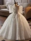 Élégant Blanche Perlage Perle Paillettes En Dentelle Fleur Gland Mariage Robe Ceremonie Fille 2024 Robe Boule Encolure Dégagée Manches Courtes Longue