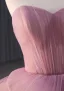 Mote Rødmende Rosa Gripende Ruffles Ballkjoler 2024 Ballkjole Kjæreste Uten Ermer Ryggløse Feie Tog Ball Formelle Kjoler