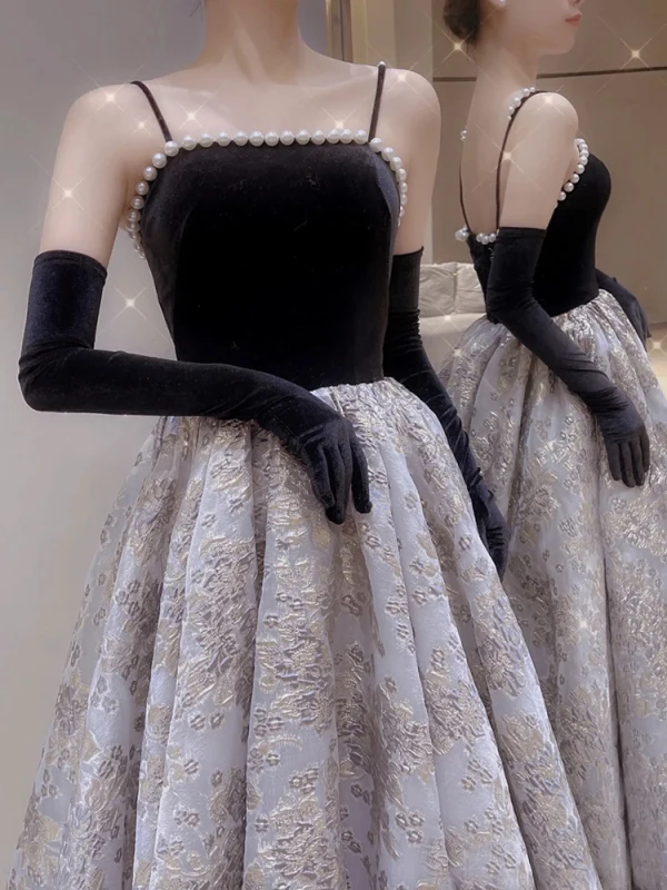 Audrey Hepburn Style Black Prom Dresses 2022 A-Line / Princess Pearl Spaghetti Straps Sleeveless Backless Suede Floor-Length / Long Formal Dresses