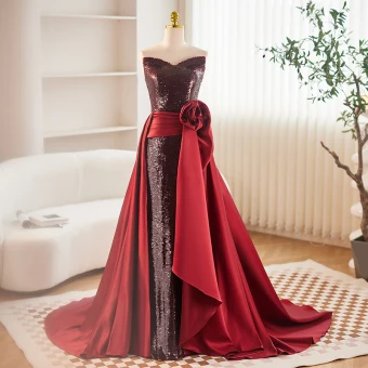 Sexy Bordeaux Paillettes Satin Robe De Soirée 2023 Princesse Bustier Noeud Sans Manches Dos Nu Train De Balayage Soirée Robe De Ceremonie
