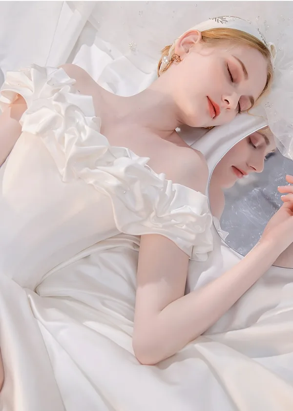 Modest / Simple Ivory Ruffle Short Sleeve Wedding Dresses 2021 Off-The-Shoulder Crossed Straps Chapel Train Church Satin Ball Gown