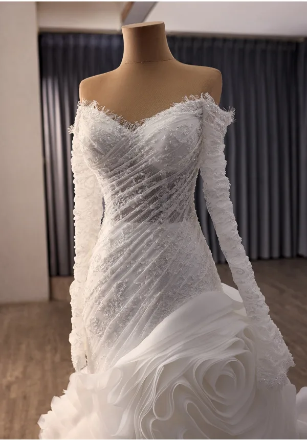 Haut de Gamme Charmant Blanche Volants en Cascade Perlage Paillettes En Dentelle Fleur Robe De Mariée 2026 Trompette / Sirène De l'épaule Manches Longues Dos Nu Tribunal Train