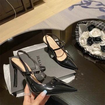 Mooie Prachtige Zwarte Straatkleding Sandalen Dames 2022 9 Cm Naaldhakken Stiletto Spitse Neus Sandalen Hoge Hakken