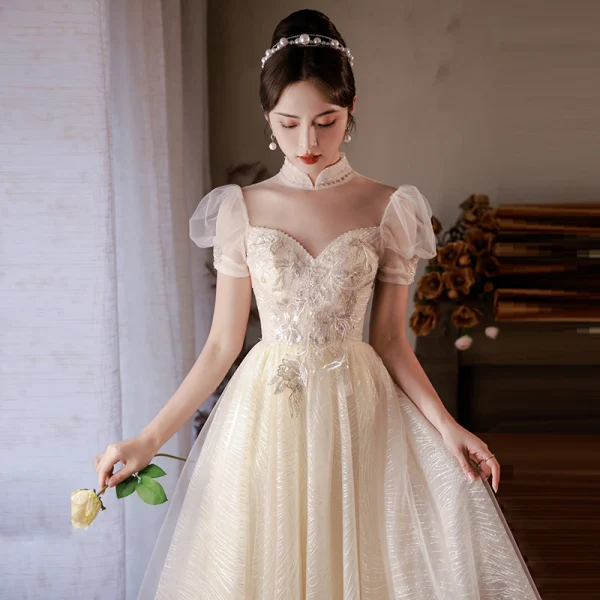 Élégant Champagne Perlage Paillettes En Dentelle Fleur Robe De Bal 2022 Princesse Col Haut Gonflée Manches Courtes Dos Nu Longue Robe De Ceremonie