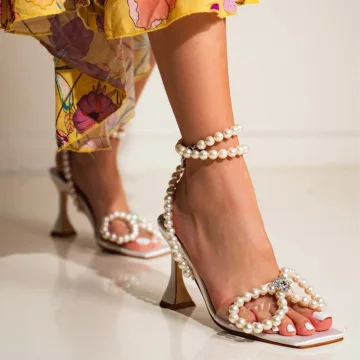 Sexy Blanche Soirée Sandales Femme 2022 Perle Noeud Bride Cheville 9 Cm Talons Aiguilles Peep Toes Bout Ouvert Chaussures Femmes Talons Hauts