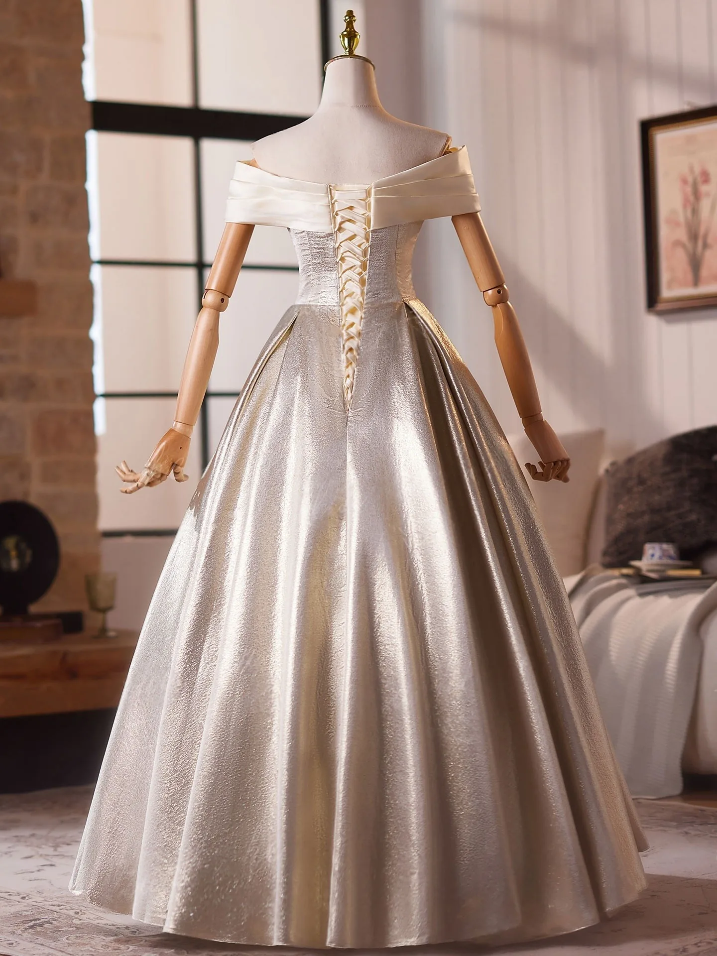 Elegant Champagne Appliques Prom Dresses 2025 Ball Gown Off-The-Shoulder  Short Sleeve Backless Floor-Length / Long Formal Dresses