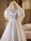 Vintage / Originale Blanche En Dentelle Fleur Satin Robe De Mariée 2025 Robe Boule V-Cou Gonflée Manches Courtes Dos Nu Longue