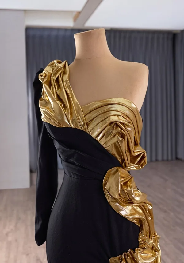 Mode Schwarz Abendkleider 2025 Meerjungfrau One-Shoulder Lange Ärmel Rückenfreies Sweep / Pinsel Zug Festliche Kleider