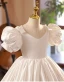 Vintage / Originale Ivoire Anniversaire Robe Ceremonie Fille 2024 Robe Boule V-Cou Gonflée Manches Courtes Longue
