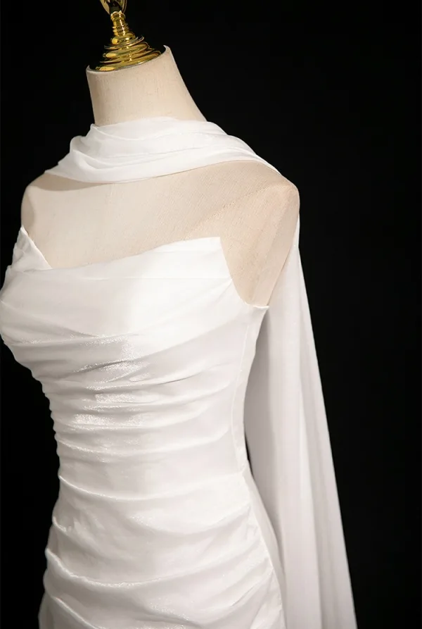 Modest / Simple Amazing / Unique White Wedding Dresses 2024 Trumpet / Mermaid Strapless Sleeveless Backless Sweep Train Wedding