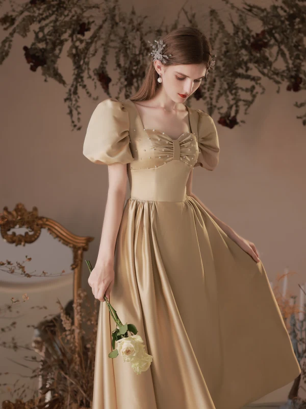 Modest / Simple Champagne Gold Satin Prom Dresses 2022 A-Line / Princess Square Neckline Pearl Puffy Short Sleeve Backless Floor-Length / Long Formal Modest / Simple Champagne Gold Satin Prom Dresses 2022 A-Line / Princess Square Neckline Pearl Puffy Short Sleeve Backless Floor-Length / Long Formal