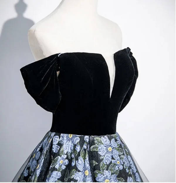 Elegant Black Floral Prom Dresses 2025 Ball Gown Off-The-Shoulder Short Sleeve Backless Floor-Length / Long Prom Formal Dresses