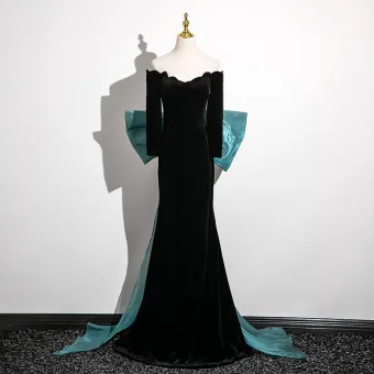 Hermoso Negro Terciopelo Vestidos De Noche 2025 Trumpet Mermaid Fuera Del Hombro Manga Corta Sin Espalda Bowknot Colas De Barrido Noche Vestidos Formales