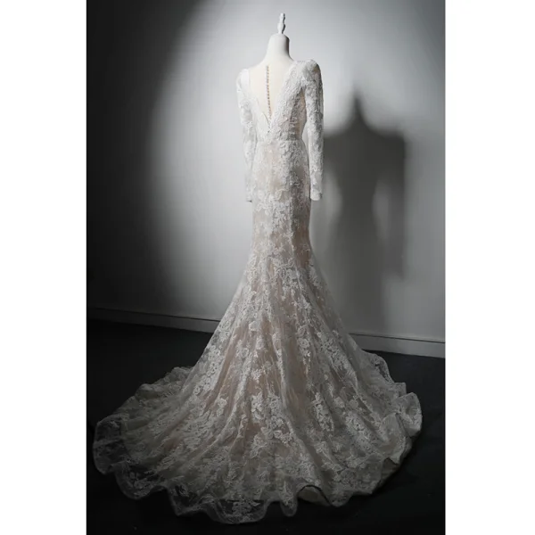 Haut de Gamme Ivoire Fait main Brodé Perle Paillettes En Dentelle Fleur Robe De Mariée 2024 Trompette / Sirène Col v profond Manches Longues Train De Balayage