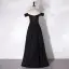 Audrey Hepburn Style Black Ruffle Prom Dresses 2024 A-Line / Princess Off-The-Shoulder Short Sleeve Backless Floor-Length / Long Prom Formal Dresses