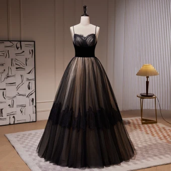 Charmant Noire En Dentelle Robe De Bal 2023 Princesse Bretelles Spaghetti Sans Manches Dos Nu Longue Promo Robe De Ceremonie