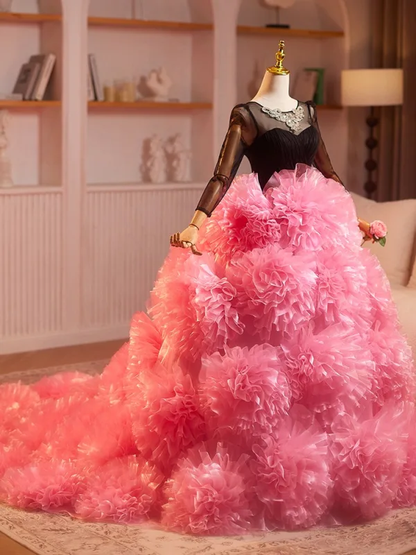 Unique Pink Fallende Rüsche Strass Ballkleider 2024 Ballkleid Rundhalsausschnitt Lange Ärmel Rückenfreies Kapelle-Schleppe Ball Festliche Kleider