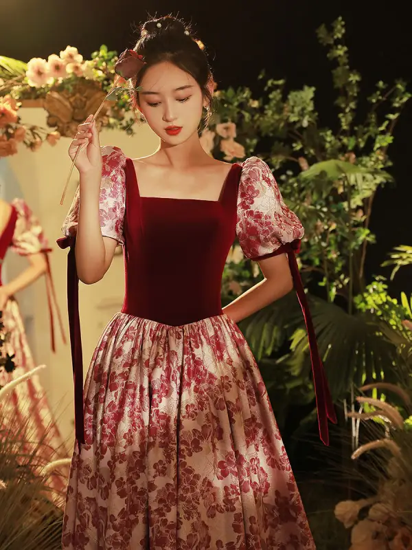 Fine Burgunder Printing Selskapskjoler 2022 Prinsesse Suede Firkantet Hals Puffy Korte Ermer Ryggløse Lange Polyester Aften Formelle Kjoler