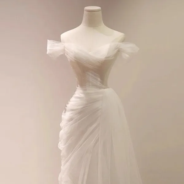 Schlicht Weiß Leichtes Brautkleider / Hochzeitskleider 2023 Meerjungfrau Off Shoulder Kurze Ärmel Rückenfreies Sweep / Pinsel Zug Hochzeit