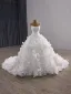 Luxus / Herrlich Weiß Handgefertigt Spitze Blumen Applikationen Pailletten Brautkleider / Hochzeitskleider 2025 Ballkleid Bandeau Ärmellos Rückenfreies Königliche Schleppe Hochzeit