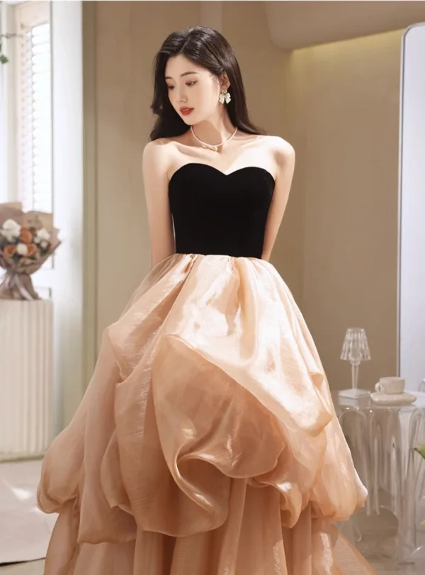 Fashion Champagne Cascading Ruffles Prom Dresses 2023 Ball Gown Strapless Short Sleeve Backless Sweep Train Prom Formal Dresses