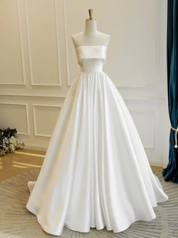 Vintage High End Weiß Handgefertigt Perlenstickerei Pailletten Satin Brautkleider / Hochzeitskleider 2026 A Linie Bandeau Ärmellos Rückenfreies Lange