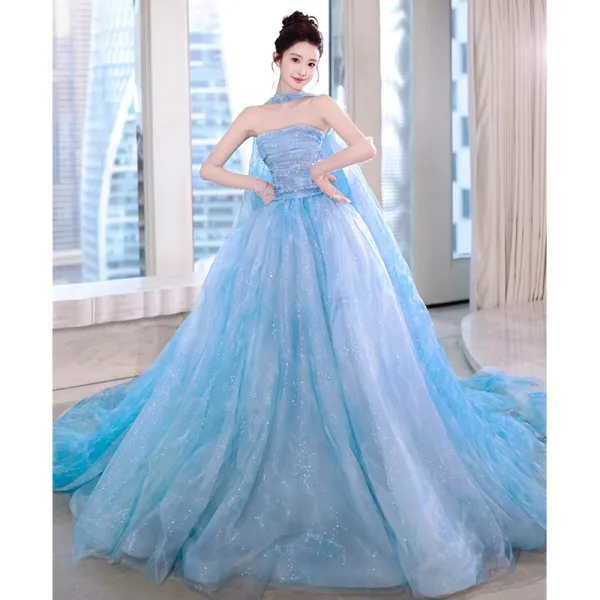 Charmant Himmelblau Pailletten Mit Umhang Ballkleider 2025 Ballkleid Bandeau Ärmellos Rückenfreies Hof-Schleppe Festliche Kleider