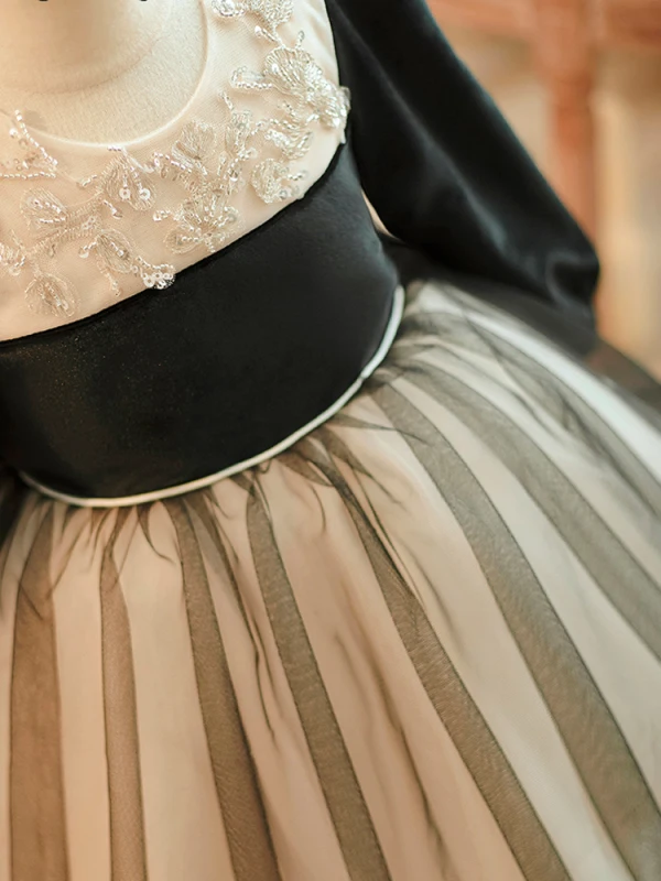 Chic / Beautiful Black Beading Sequins Bow Birthday Flower Girl Dresses 2023 Ball Gown Scoop Neck Long Sleeve Short