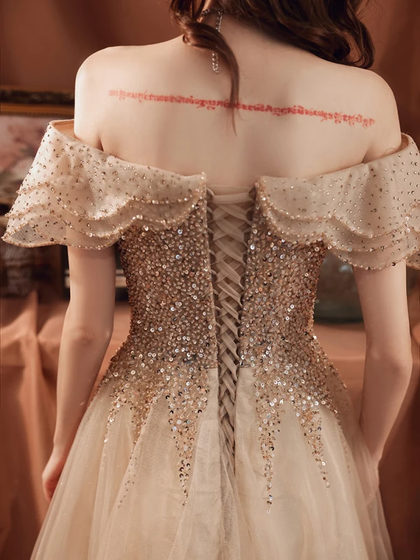 Charmant Champagner Perlenstickerei Pailletten Ballkleider 2024 A Linie Off Shoulder Kurze Ärmel Rückenfreies Lange Ball Festliche Kleider
