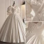 Vintage / Retro Audrey Hepburn Style Ivory Pearl Rhinestone Wedding Dresses 2023 Ball Gown Satin Ruffle V-Neck Bow Short Sleeve Backless Floor-Length / Long Wedding