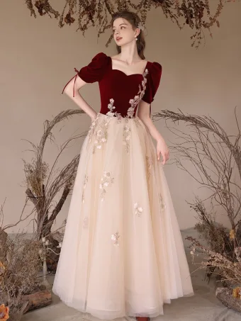 Chic Belle Bordeaux Faux Diamant En Dentelle Fleur Velours Robe De Bal 2024 Princesse Encolure Carrée Manches Courtes Dos Nu Longue Promo Robe De Ceremonie