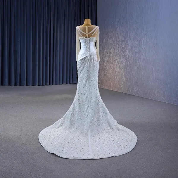 Haut de Gamme Blanche Fait main Perlage Perle Paillettes Robe De Mariée 2023 Trompette / Sirène Encolure Dégagée Manches Longues Tribunal Train Mariage
