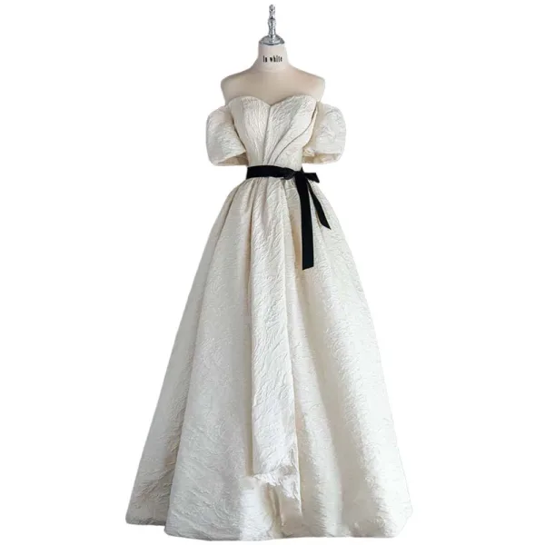 Fashion White Bow Sash Prom Dresses 2024 A-Line / Princess Off-The-Shoulder Puffy Short Sleeve Backless Floor-Length / Long Prom Formal Dresses