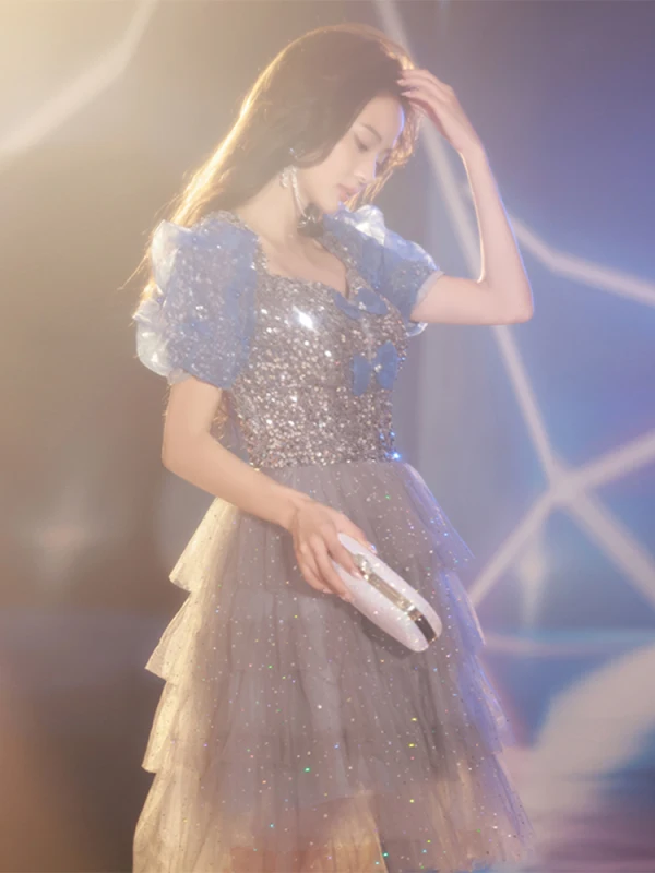 Sexy Gris Glitter Perlage Paillettes Robe De Cocktail Robe De Fête 2023 Princesse Encolure Carrée Noeud Manches Courtes Dos Nu Mi-Longues Soirée Robe De Ceremonie