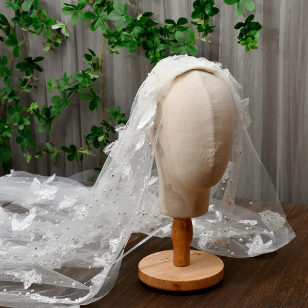 Elegant White Pearl Lace Flower Wedding Veils 2024 3.5 m Tulle Chapel Train Wedding