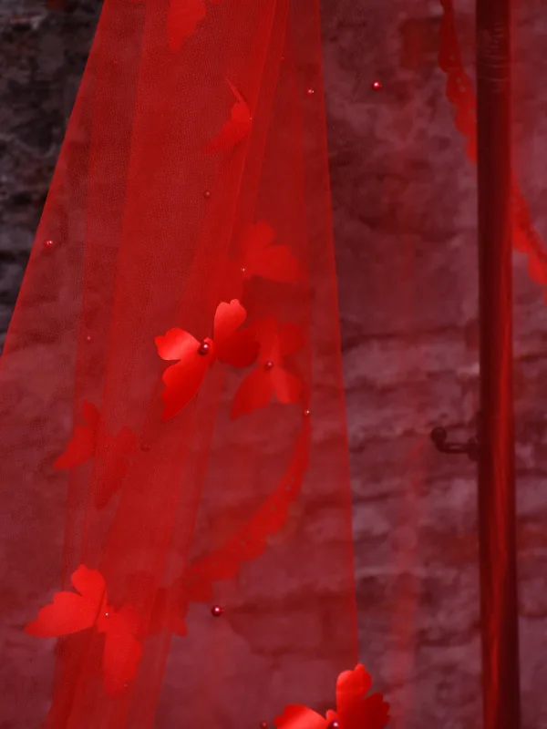 Chic / Beautiful Red Butterfly Chapel Train Wedding Veils 2025 3.5 m Tulle