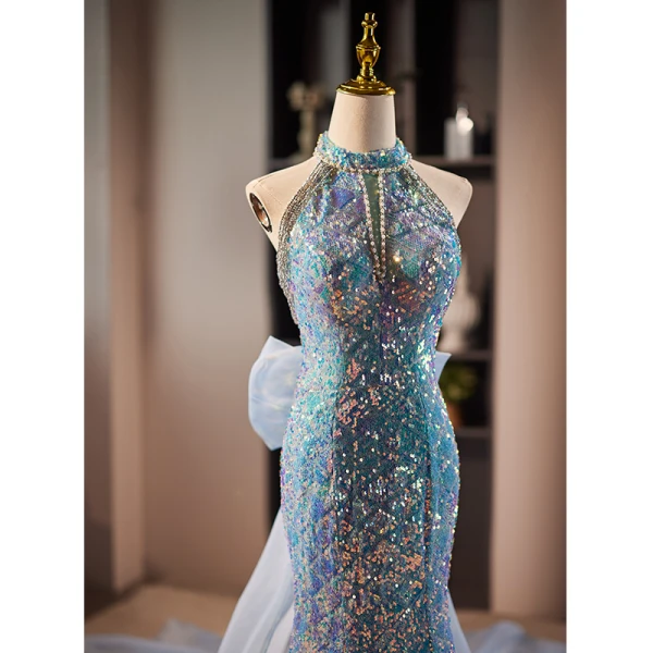 Scintillantes Bleu Ciel Paillettes Robe De Soirée 2023 Trompette / Sirène Titulaire Perlage Sans Manches Dos Nu Noeud Tribunal Train Soirée Robe De Ceremonie