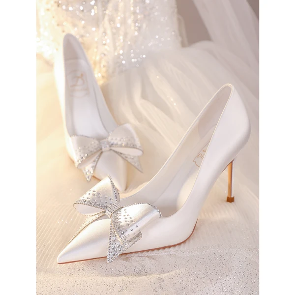 Fashion Ivory Rhinestone Bow Wedding Shoes 2023 Leather 8 cm Stiletto Heels Pointed Toe Wedding Pumps High Heels