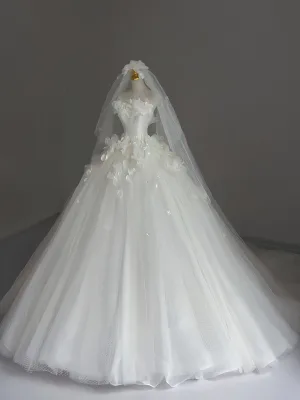 Eleganta Vita Appliqués Bröllopsklänningar 2025 Balklänning Axelbandslös Ärmlös Halterneck Chapel Train Bröllop