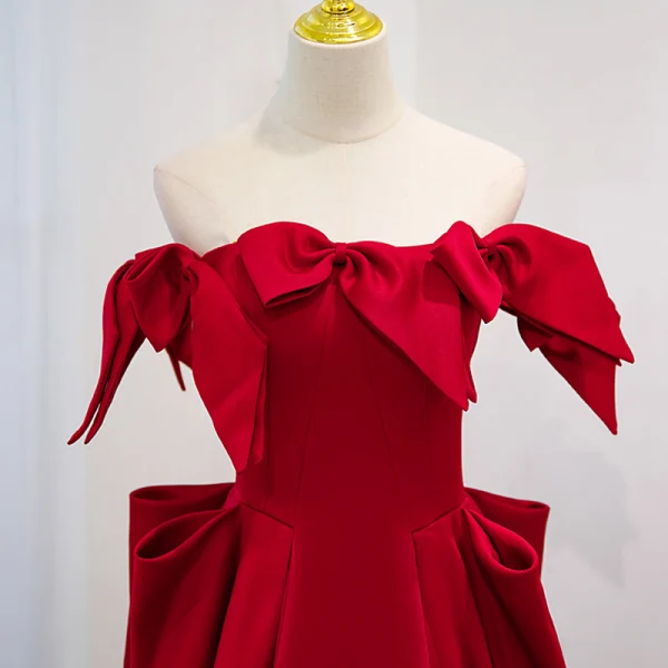 Chic / Beautiful Burgundy Prom Dresses 2022 A-Line / Princess Satin Off-The-Shoulder Bow Short Sleeve Backless Floor-Length / Long Prom Formal Dresses