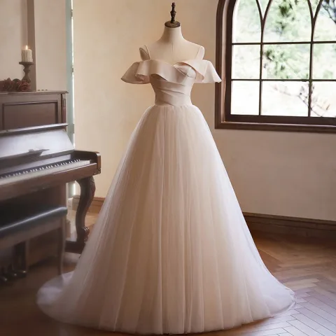 Simple Champagne Robe De Bal 2024 Robe Boule Bretelles Spaghetti Sans Manches Dos Nu Longue Promo Robe De Ceremonie
