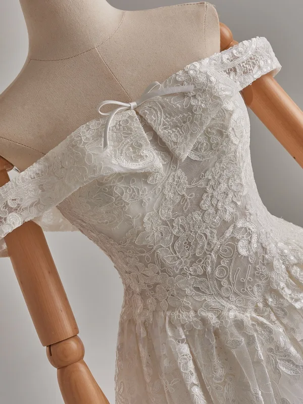 Schlicht Weiß Spitze Blumen Brautkleider / Hochzeitskleider 2025 A Linie Off Shoulder Ärmellos Rückenfreies Lange