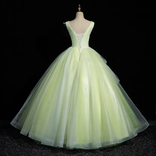 Élégant Vert Cendré Perle En Dentelle Fleur Volants en Cascade Robe De Bal 2023 Robe Boule V-Cou Sans Manches Dos Nu Longue Robe De Ceremonie